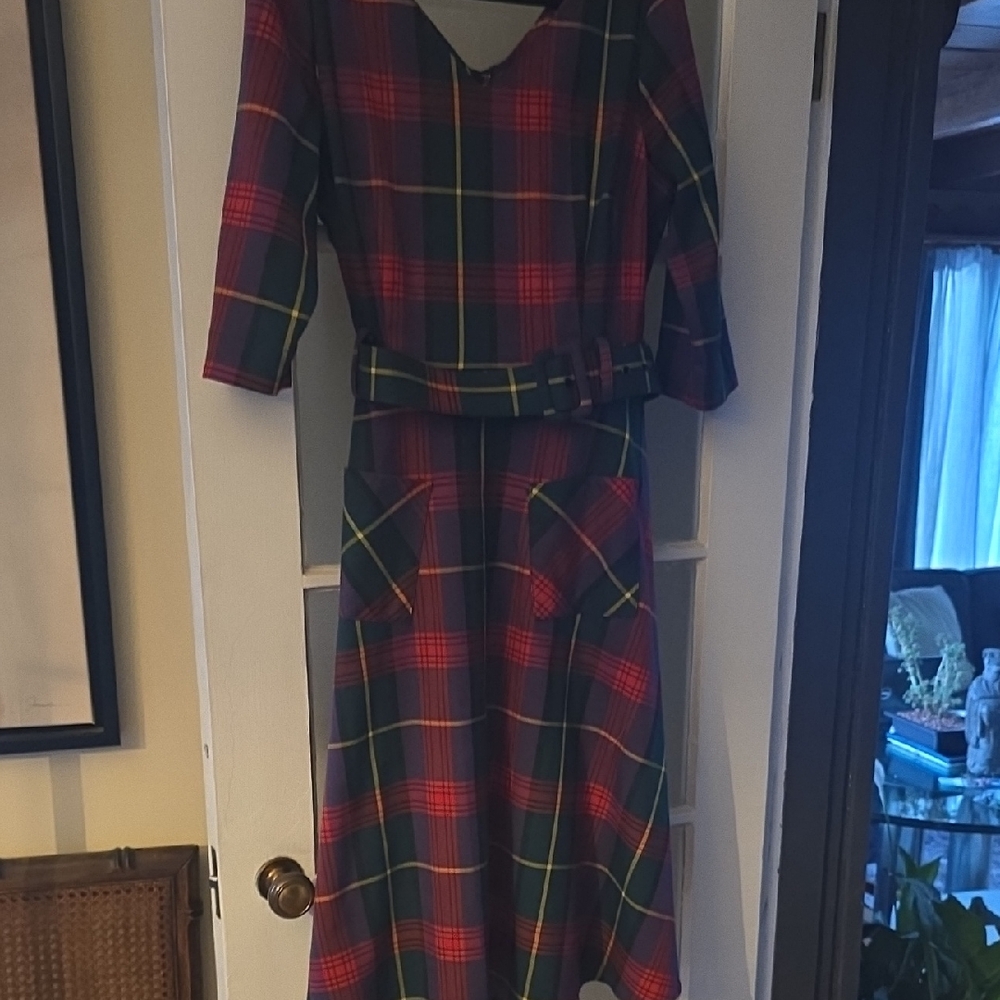 Collectif Red and Black A-Line Dress V-Neck Raglan 3/4 Sleeve